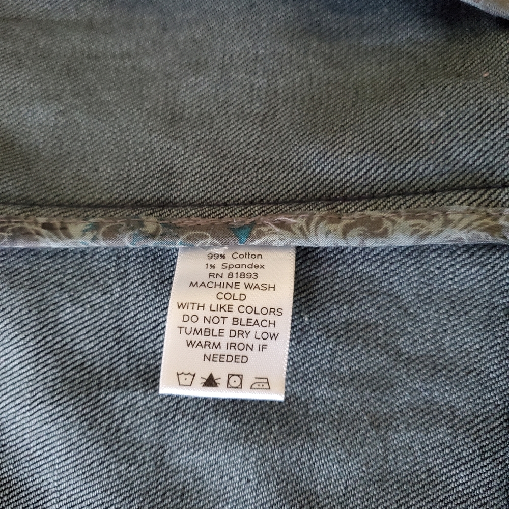 Denim jacket. - Picture 5 of 7